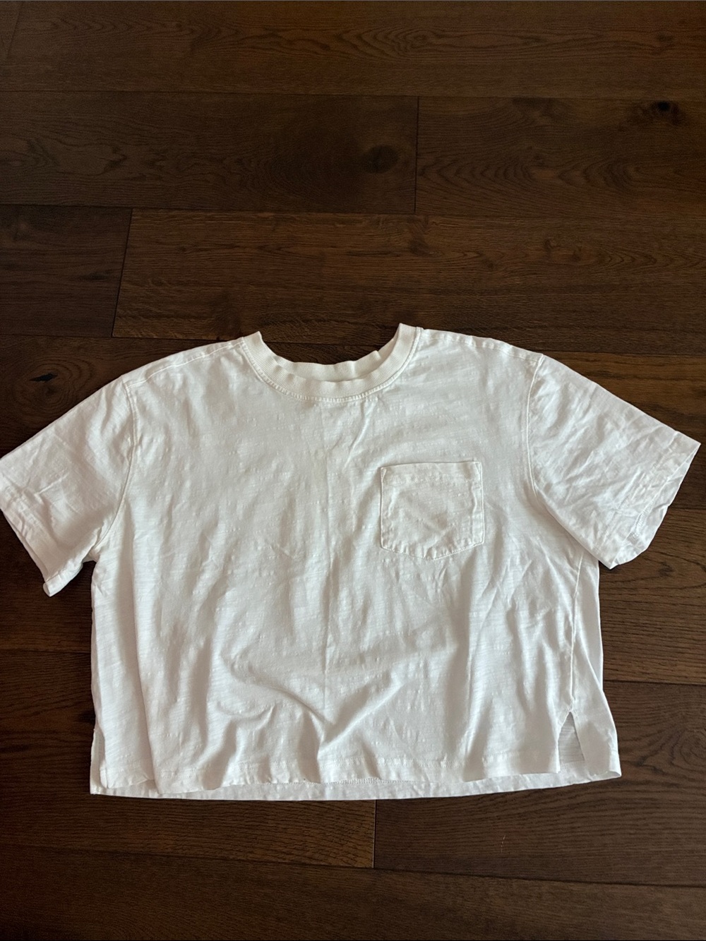 Evereve White Short Sleeve Pocket Tee